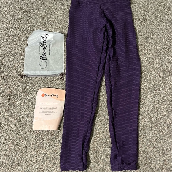 NWT-Boom Booty leggings size small in purple - Picture 1 of 8